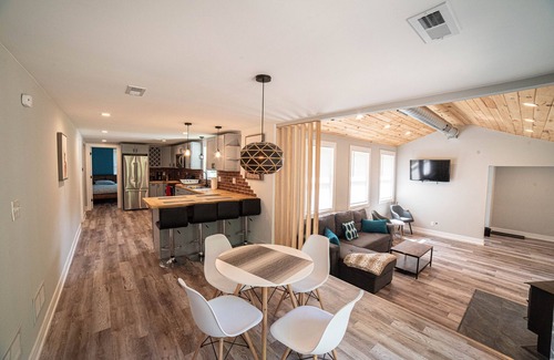 Irons House | Fully remodeled house in perfect location
