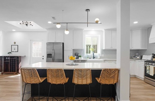 Sunland-Tujunga House | Fully Remodeled Luxury Home - Clear Mountain Views