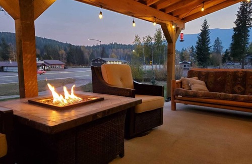 Coram House | Fully Remodeled Mountain View home near Glacier National Park