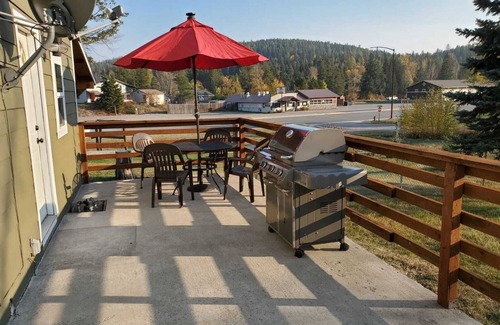 Coram House | Fully Remodeled Mountain View home near Glacier National Park