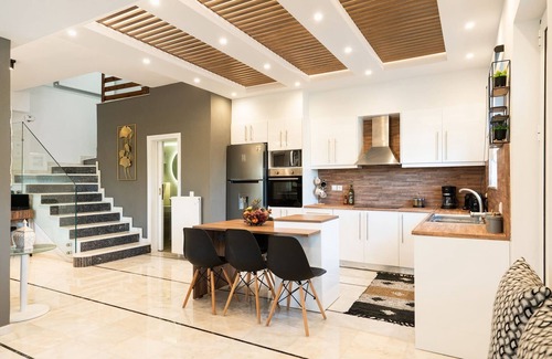 Kirianna Villa | Fully rennovated 4bedr villa,a luxury retreat!