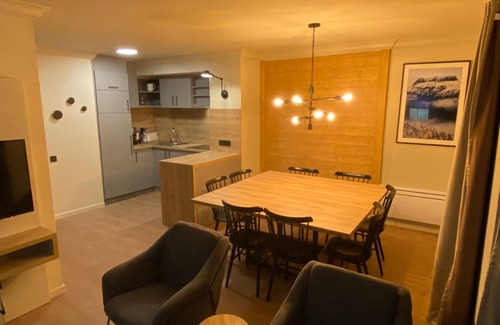 Arc-1950 Apartment | Fully renovated family apartment facing Mont Blanc