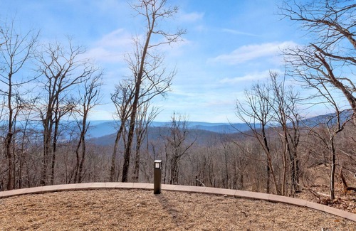 Nellysford House | Fully renovated house, tons of upgrades & beautiful views in Wintergreen Resort