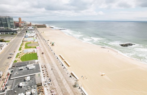 Ocean Grove Apartment | Fully Renovated Ocean Grove Queen Suite #3