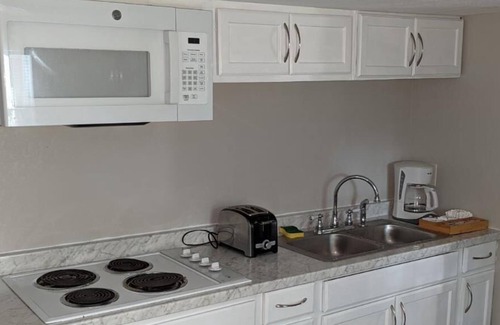 Texas City Apartment | Fully renovated 1 bedroom rental, 10 minutes away from the beach!