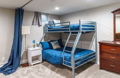 Lamar Heights Area House | Fully Renovated 1300sqft Unit |15 minutes to Downtown | Great for Families