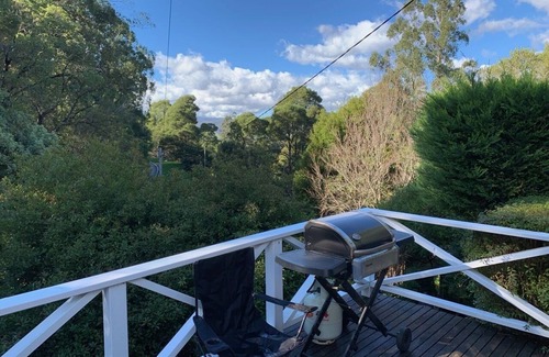 Warburton Cottage | Fully renovated 1940s cottage in Warburton