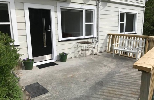 Dunedin City Centre Apartment | Fully renovated City Villa with 2 large bedrooms.