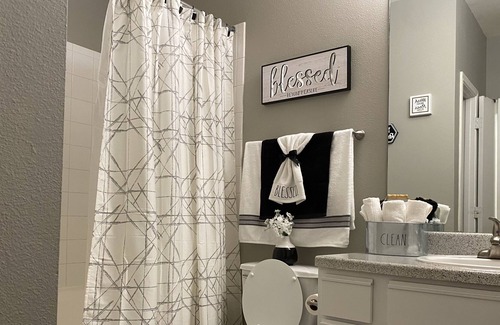 Texas City Apartment | Fully Renovated Modern 1BDRM Suite near Beach
