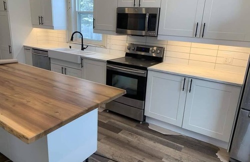 Meaford House | Fully renovated old red brick 3bdr house in Meaford