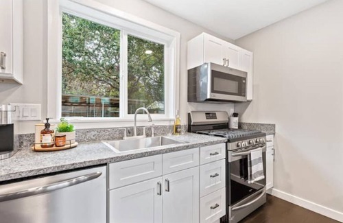 Grants Pass Apartment | Fully Renovated One Bedroom