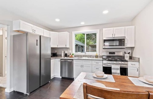 Grants Pass Apartment | Fully Renovated One Bedroom