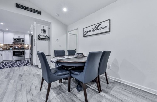 Ball Ground House | Fully Renovated Ranch Home 1/2 mi from Charming downtown Ball Ground