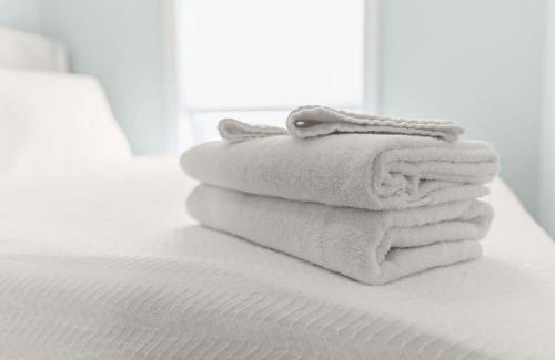 Hampton Apartment | Fully Renovated Steps to Beach The Americana