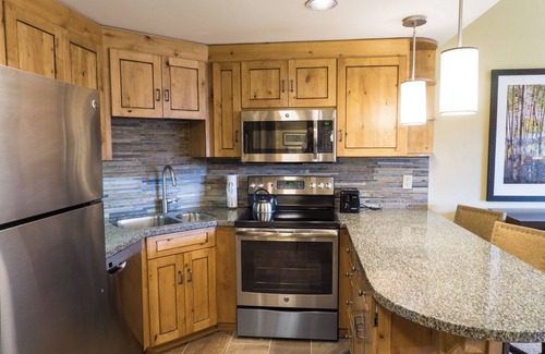 Park City Condo | Fully Renovated Suite with Full Kitchen by RedAwning - Save 20% on 7+ Nights!