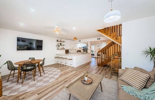 Clearwater House | Fully renovated townhome centrally located the heart of Clearwater, Florida!