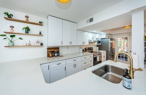 Clearwater House | Fully renovated townhome centrally located the heart of Clearwater, Florida!