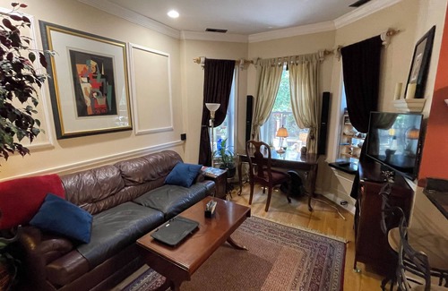 Lanier Heights Apartment | Fully Stocked 1 Bedroom Centrally Located in Adams Morgan Near Great Restaurants