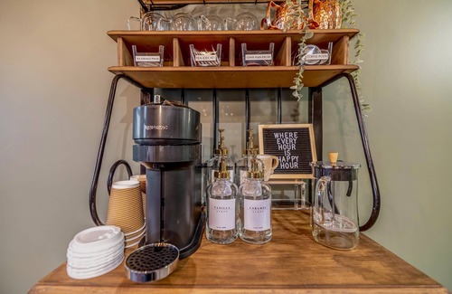 Exchange District Apartment | Fully stocked|Monthly|Furnished|Heart of the City|2BR Loft