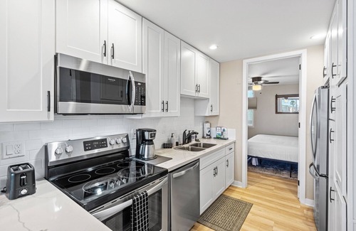 Mission Beach Condo | Fully supplied beach condo with covered parking in garage