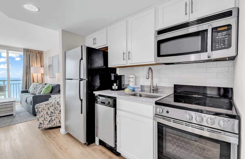 Downtown Myrtle Beach Condo | Fully Updated 1BR Oceanfront Oasis at Oceans One