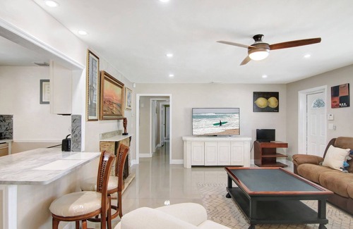 Riviera Beach House | Fully Updated West Palm Home in Quiet Neighborhood – Sleeps 12, 1 Mile to Beach!
