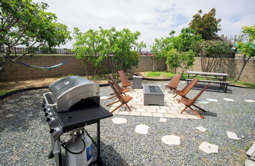 La Palma House | Fun and Central SoCal Home with WiFi, AC