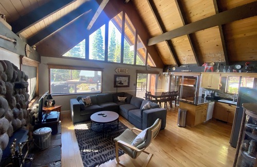Talmont Cabin | Fun and Relaxing in Tahoe City!
