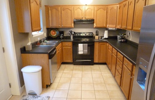 Soulard House | Fun and walkable area, sleeps 9, private parking and patio, newly renovated!