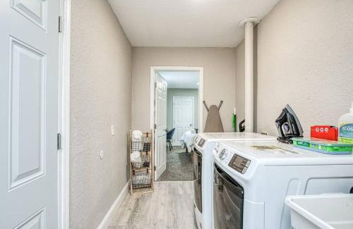 Raisin Apartment | Fun City Haven Spacious Retreat in Fresno