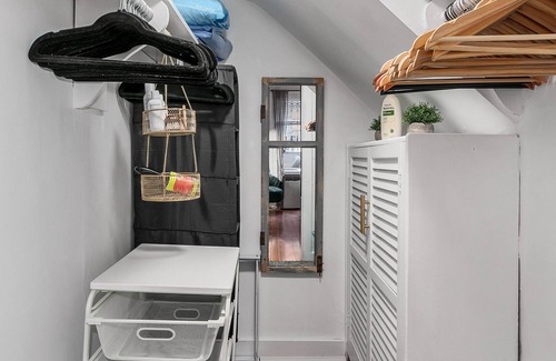 Clinton Hill House | Fun Clinton Hill One Bedroom with private entrance