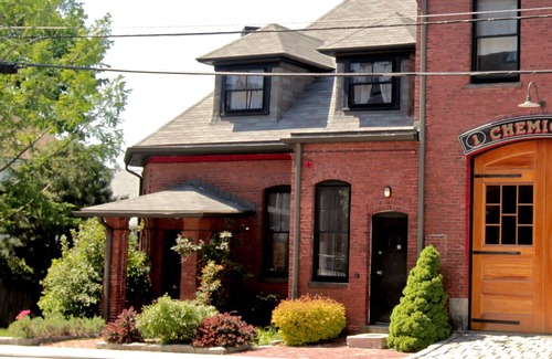 Malden Apartment | Fun, Family Friendly Restored Fire House 2 Bedroom Apt