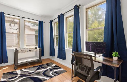 Weequahic Apartment | Fun Family getaway - NYC & NWK w free parking