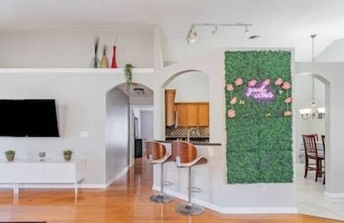 Lakeview Village House | Fun Family Leisurely 4 BD Home w/ Heated Pool
