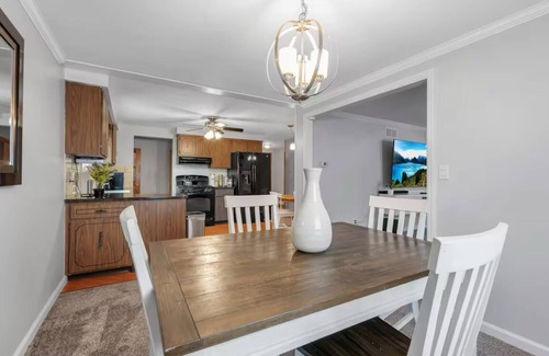 Rochester House | FUN, FAMILY, POOL, GAMING ROOM, FIREPIT Super close to everything! Pets friendly