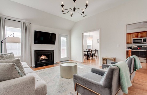 Spring Hill House | Fun-Filled Stay: Game Room*HOT TUB*Sleeps 10