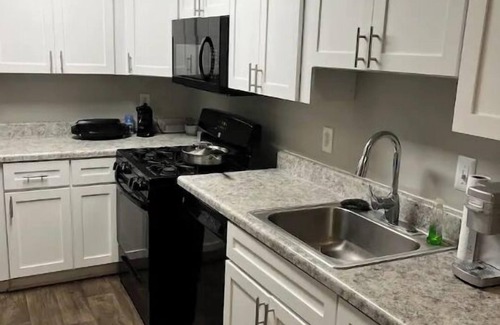 Greensboro Apartment | Fun Friendly 2 bedroom.