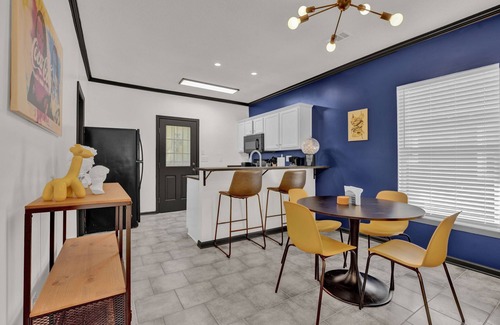 East Memphis House | Fun & Funky #2 centrally located in Memphis!