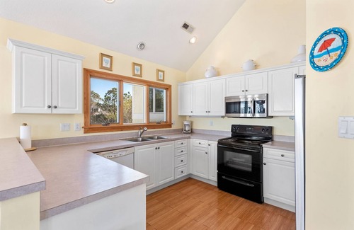 Monteray Shores House | Fun In The Sun: Private Pool, Hot Tub, Gym Access