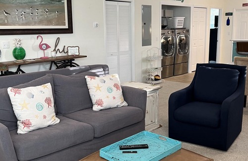 Tarpon Springs House | Fun location, walking distance to docks, new pickleball courts & near beaches