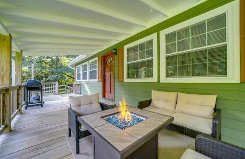 Highlands House | Fun Pet-Friendly Highlands Retreat with Fenced Yard!