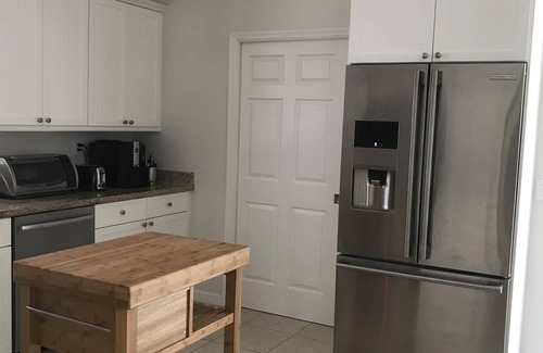 Central Beach House | FUN + SUN IN THE CENTER OF IT ALL! EXCLUSIVE CENTRAL BEACH! POOL