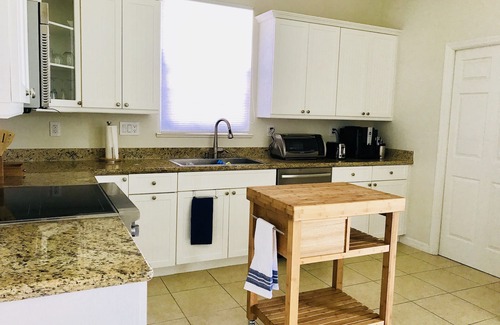 Central Beach House | FUN + SUN IN THE CENTER OF IT ALL! EXCLUSIVE CENTRAL BEACH! POOL