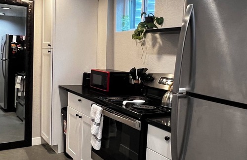 Morrison Apartment | Funky and ART filled basement apartment -11 min from Red Rocks!
