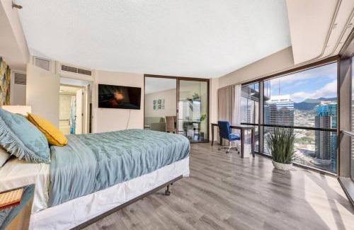 Downtown Honolulu Apartment | Funky Bright Downtown Condo