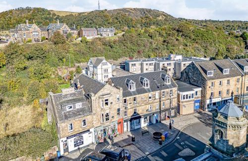 Burntisland Apartment | Funky Studio By The Beach
