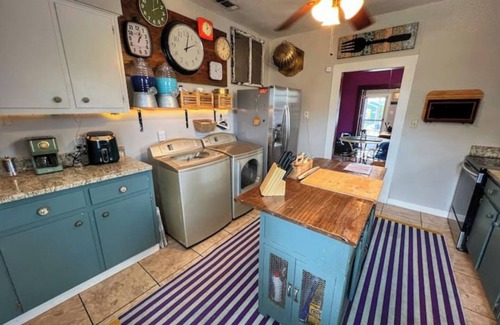 Fort Worth House | Funky Town FarenMidTerm Rental