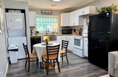 Knoxville Apartment | Furnished 1 Bedroom Home Away from Home Near UT and Downtown