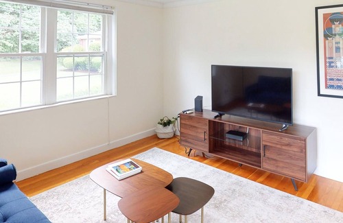 Lexington Apartment | Furnished 1BR in Historical Lexington + Parking