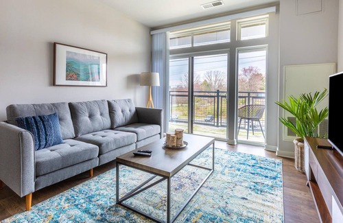 Reston Apartment | Furnished 1BR in Reston + Parking + Amenities